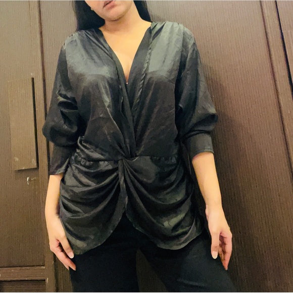 Black satin top like new - Picture 6 of 6